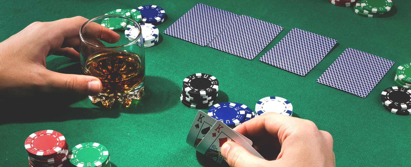 How to Bluff in Online Poker : Poker Tips 
